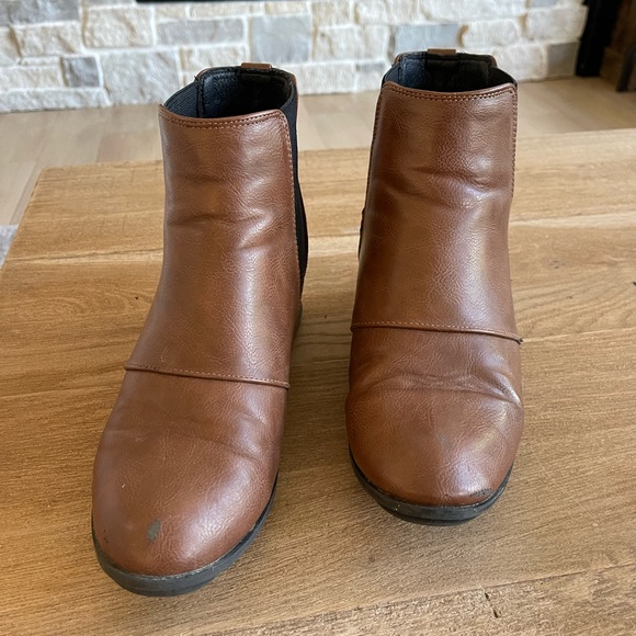 Wedge Boots - Picture 3 of 5